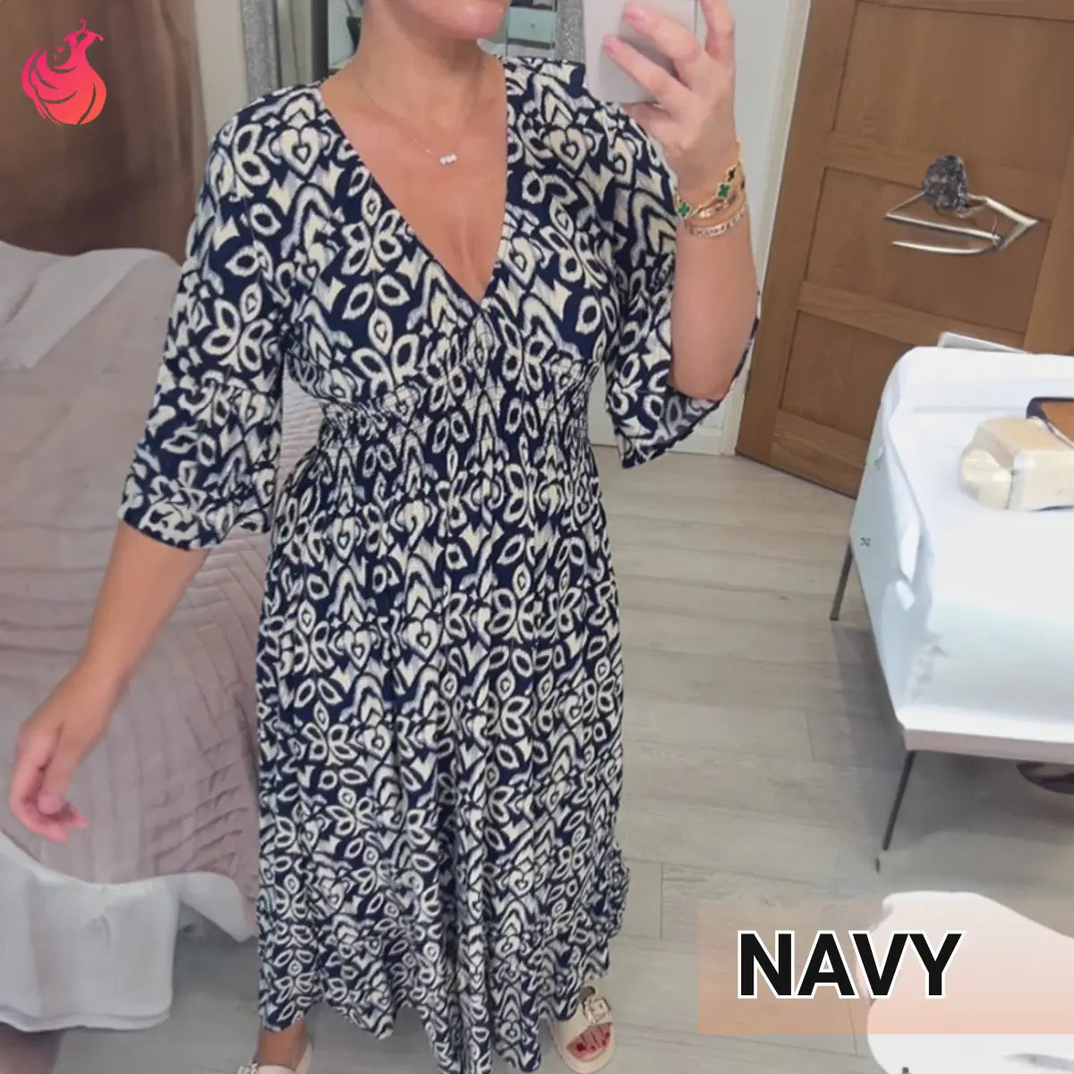 Lässiges langes Kleid im Boho-Stil mit V-Ausschnitt, geraffter Taille und Print – Letzter Tag im Angebot: 70 % Rabatt 