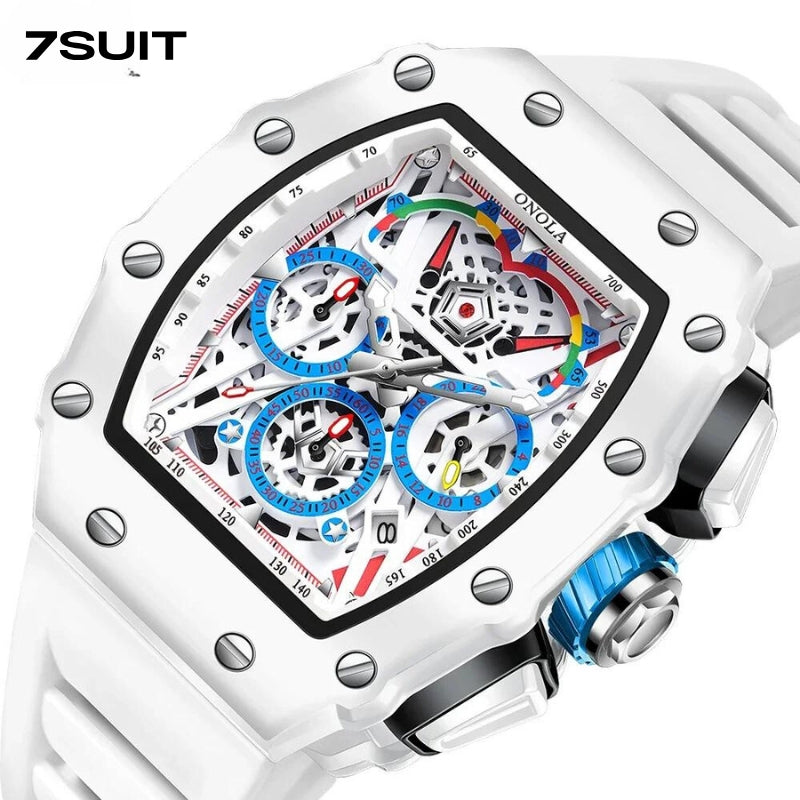 Relógio masculino 7SUIT Orono com caixa branca, detalhes em azul, pulseira ajustável e mostrador esportivo. Sofisticação à prova d’água para homens com personalidade marcante.