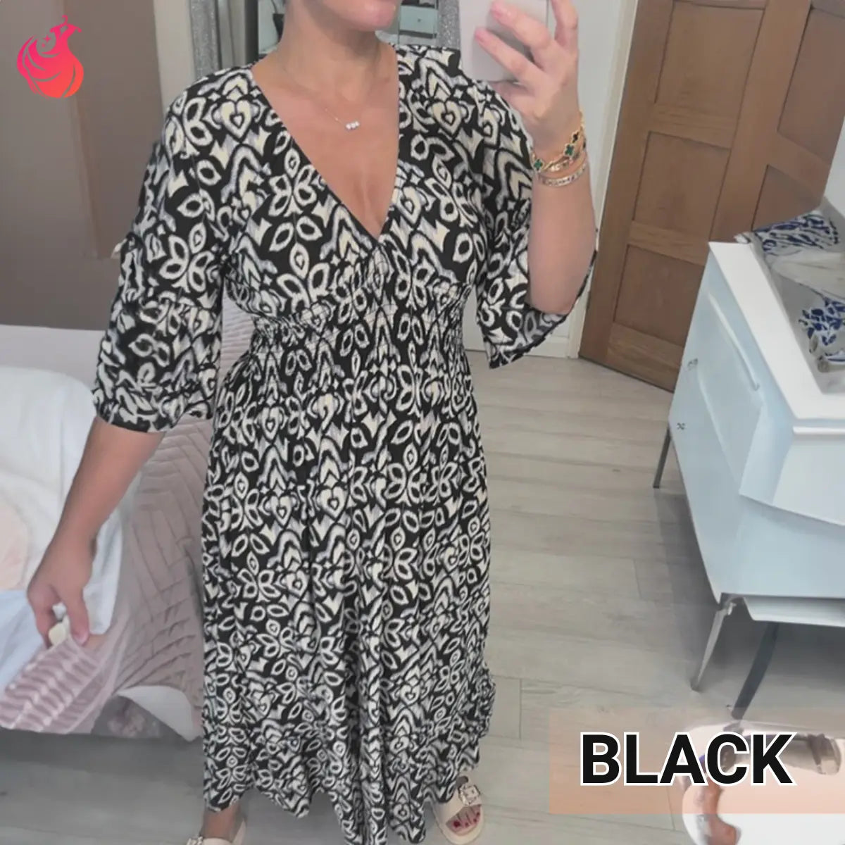 Lässiges langes Kleid im Boho-Stil mit V-Ausschnitt, geraffter Taille und Print – Letzter Tag im Angebot: 70 % Rabatt 